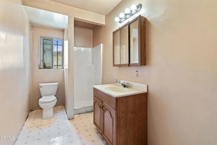 2303 W 25th St-14