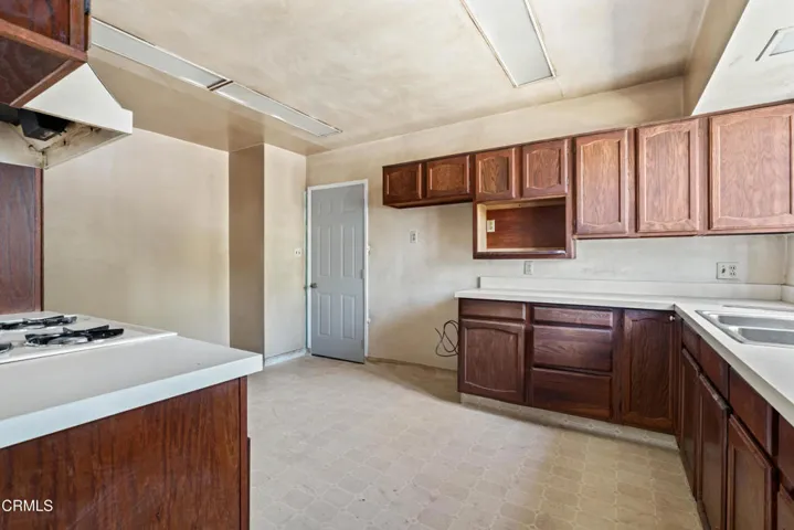 2303 W 25th St-7