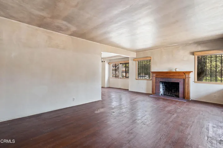 2303 W 25th St-2