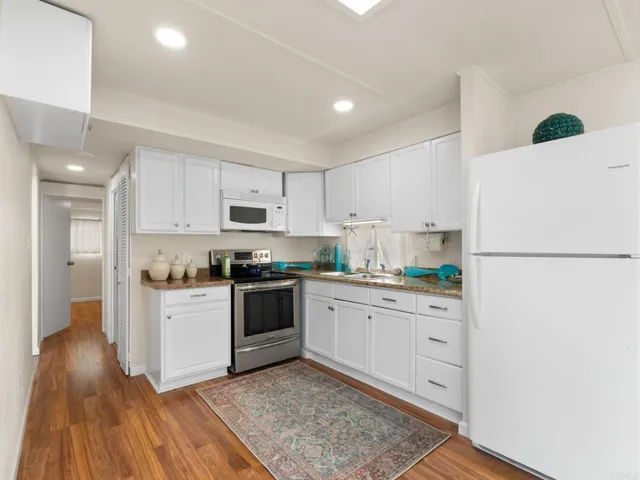 170 Diana Street 31, Encinitas, California 92024