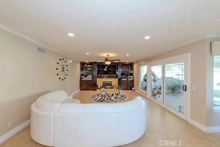FAMILY ROOM W/ FIREPLACE