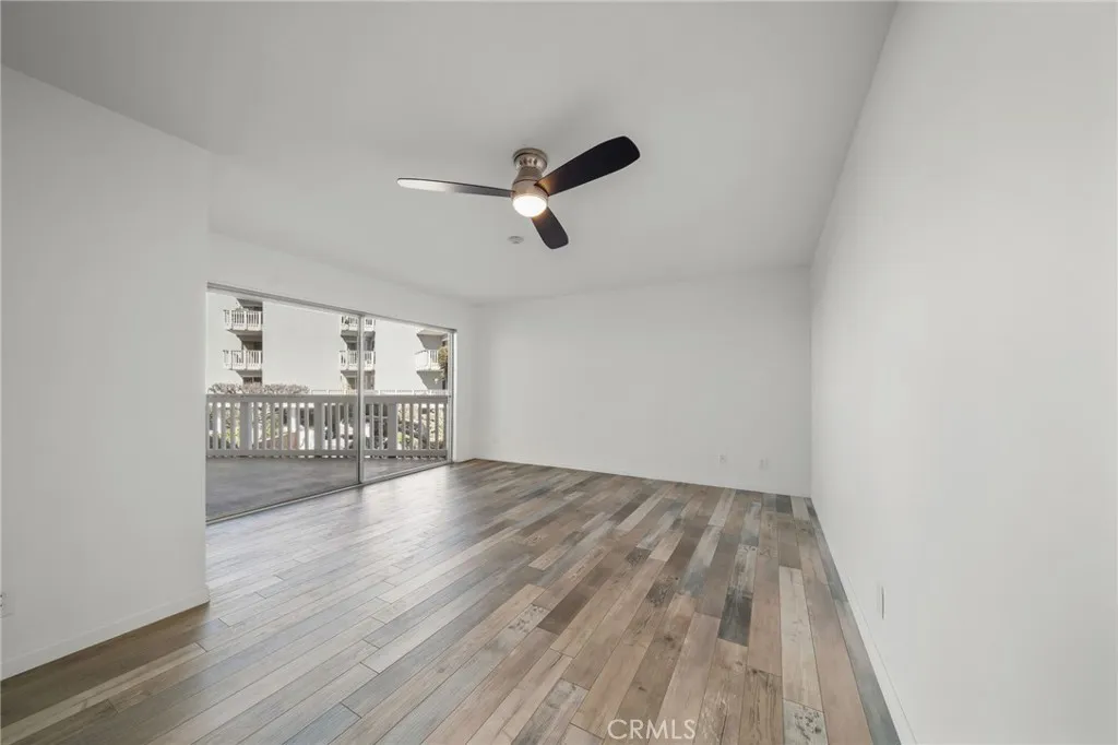 650 The Village 106, Redondo Beach, California 90277 — photo 5