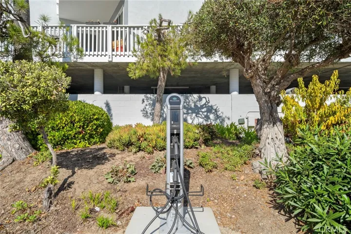 650 The Village 106, Redondo Beach, California 90277
