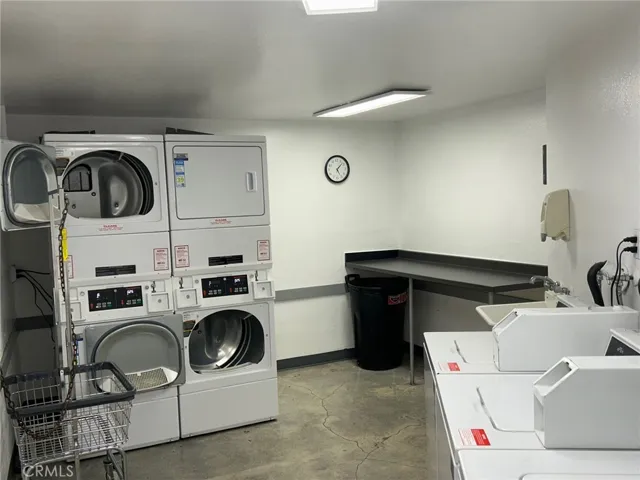 650 The Village 106, Redondo Beach, California 90277