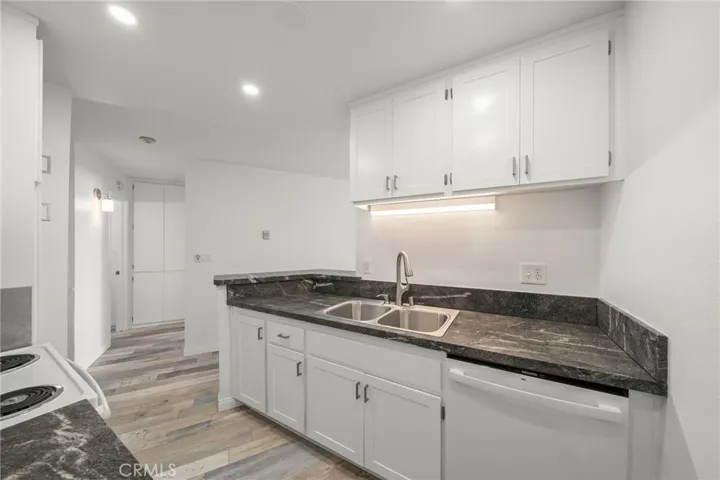 650 The Village 106, Redondo Beach, California 90277