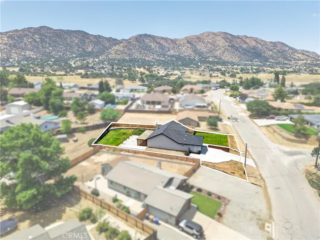 21841 Mid, Tehachapi, California 93561