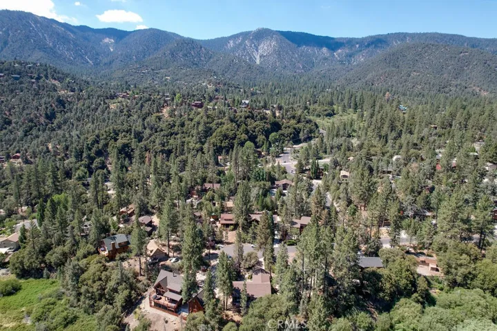 15901 Edgewood, Pine Mountain Club, California 93222