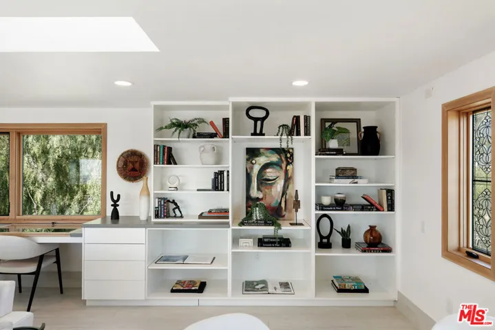 231 Loma Metisse Road, Malibu, California 90265