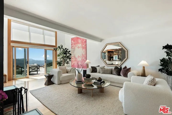 231 Loma Metisse Road, Malibu, California 90265