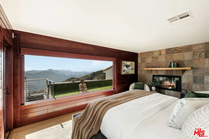 231 Loma Metisse Road, Malibu, California 90265