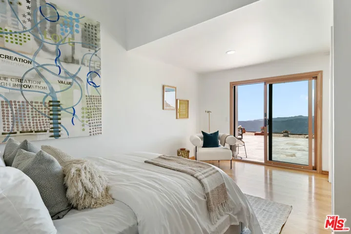 231 Loma Metisse Road, Malibu, California 90265