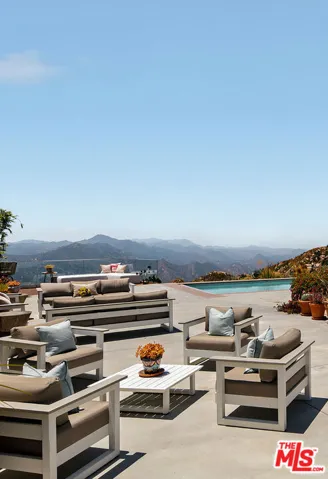 231 Loma Metisse Road, Malibu, California 90265
