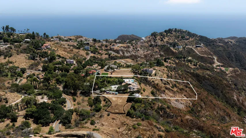 231 Loma Metisse Road, Malibu, California 90265