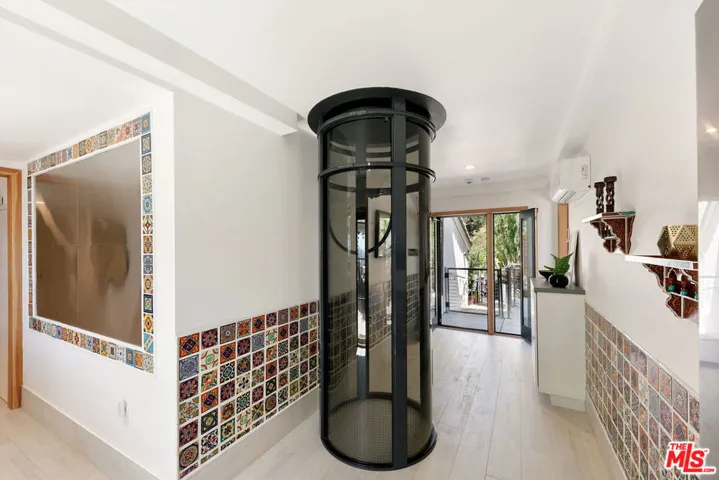 231 Loma Metisse Road, Malibu, California 90265