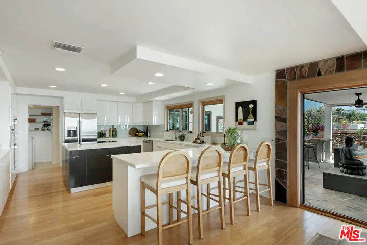 231 Loma Metisse Road, Malibu, California 90265