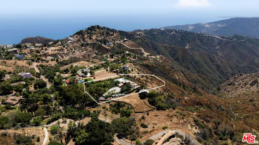 231 Loma Metisse Road, Malibu, California 90265