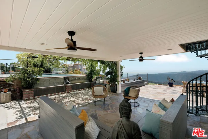 231 Loma Metisse Road, Malibu, California 90265