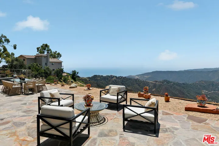231 Loma Metisse Road, Malibu, California 90265