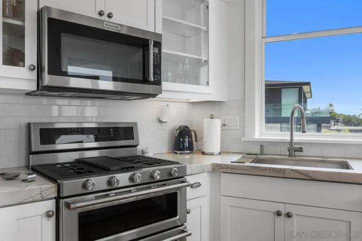 1309 Cornish Dr, Encinitas, California 92007