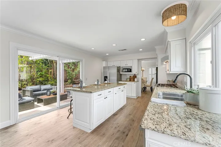 11 Almond Tree, Irvine, California 92612