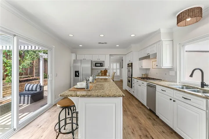 11 Almond Tree, Irvine, California 92612