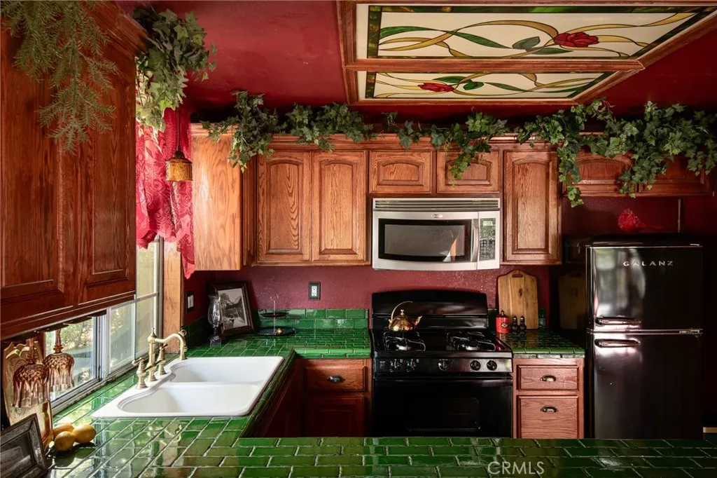 23594 Hillside, Crestline, California 92325 — photo 4