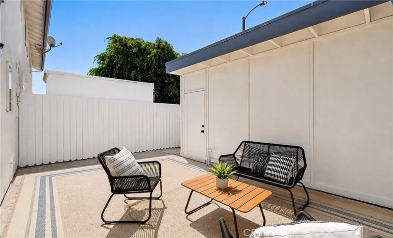 9562 Cornwall, Huntington Beach, California 92646