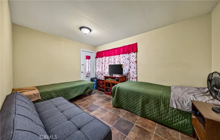 2174 W Lincoln, Banning, California 92220