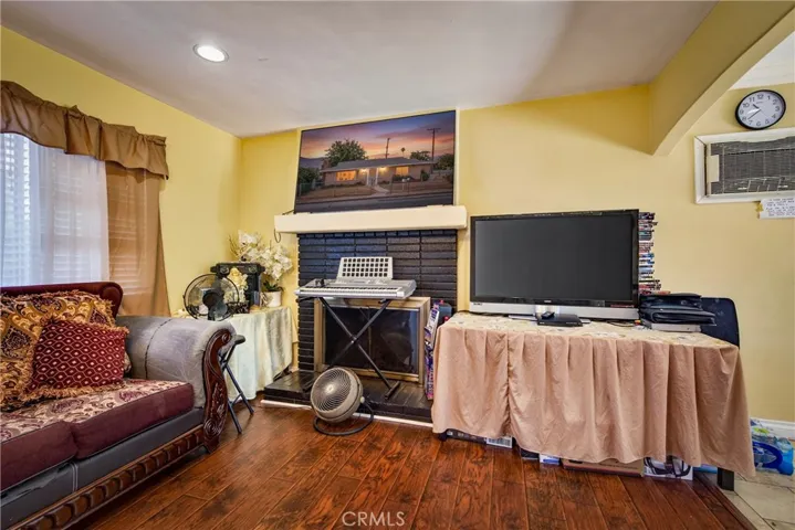 2174 W Lincoln, Banning, California 92220