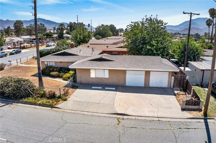 2174 W Lincoln, Banning, California 92220