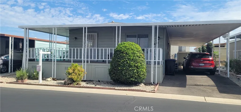 #453 Wrap Around Front Porch - 2 bed, 2 bath