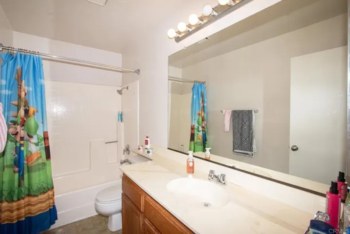Bath 2 Shower & Tub