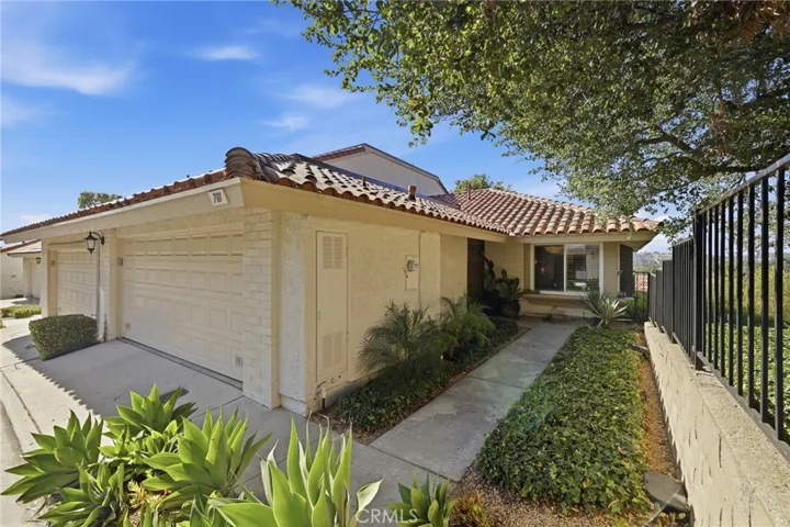 Corner Single Story View Lot Unit