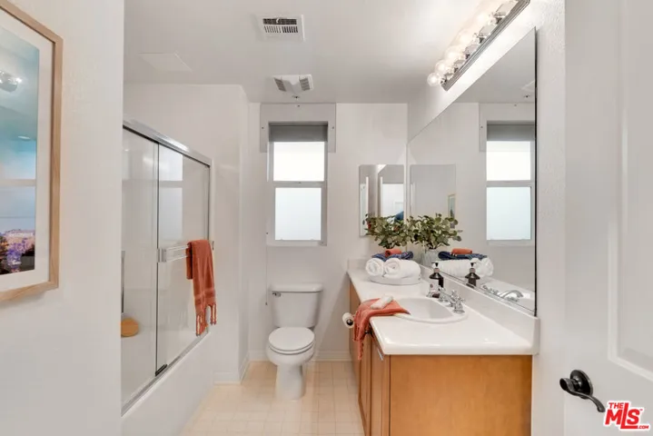 6020 Seabluff Drive 438, Playa Vista, California 90094