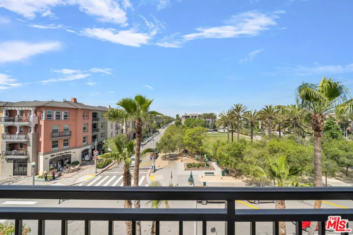 6020 Seabluff Drive 438, Playa Vista, California 90094