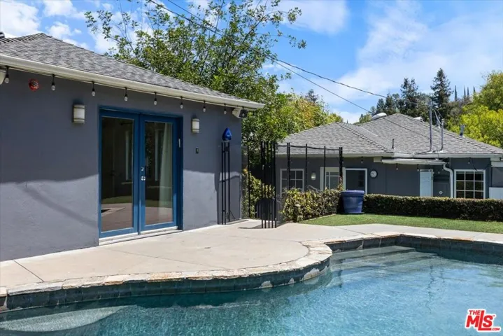 14041 Roblar Road, Sherman Oaks, California 91423
