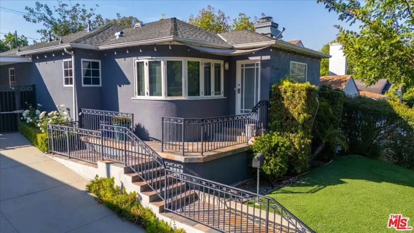 14041 Roblar Road, Sherman Oaks, California 91423