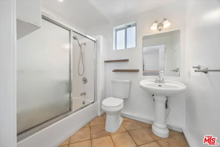 14041 Roblar Road, Sherman Oaks, California 91423