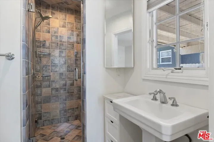 14041 Roblar Road, Sherman Oaks, California 91423