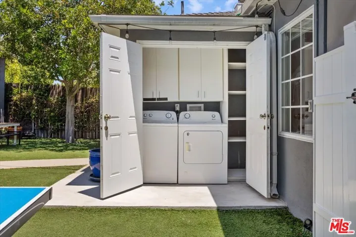 14041 Roblar Road, Sherman Oaks, California 91423