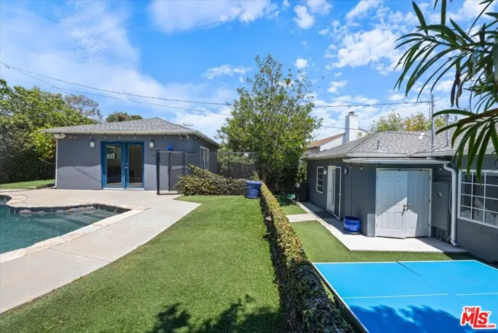 14041 Roblar Road, Sherman Oaks, California 91423