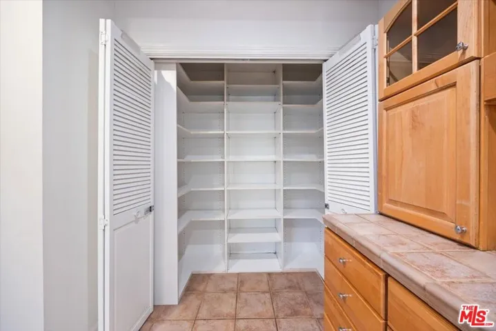 14041 Roblar Road, Sherman Oaks, California 91423