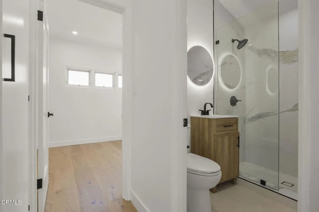 Unit 2 Bathroom 934 Sharon Ln