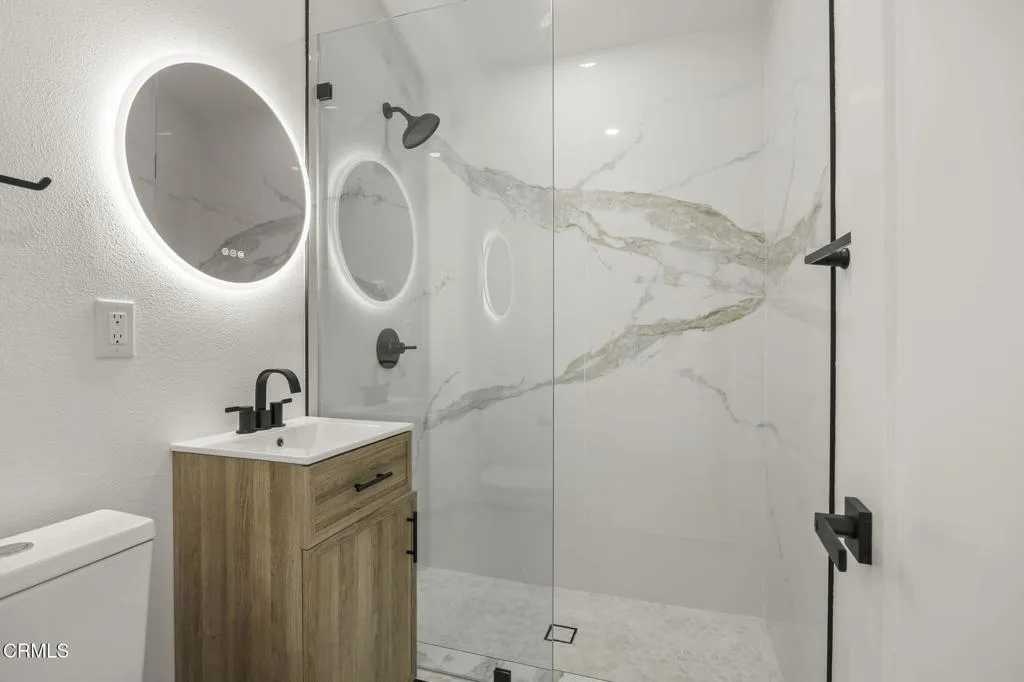 Unit 2 bathroom 934 Sharon Ln