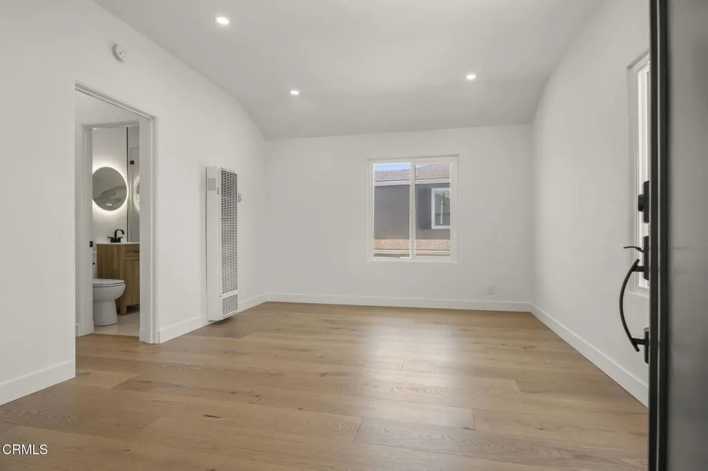 Unit 2 entry interior 934 Sharon Ln