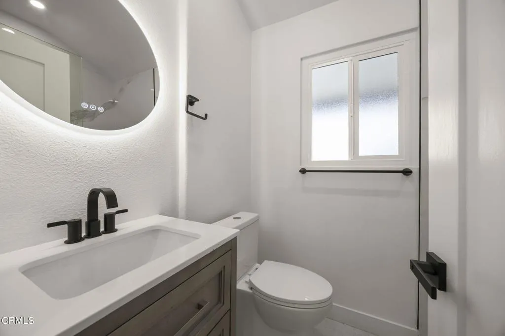 Unit 3 bathroom 934 Sharon Ln