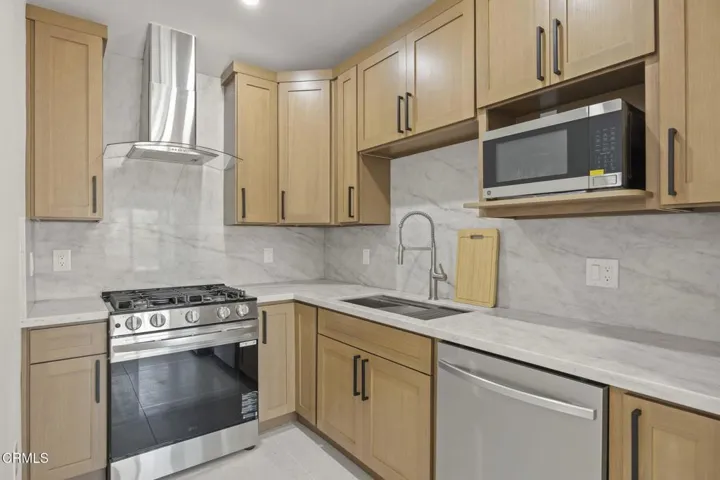 Unit 3 kitchen 934 Sharon Ln