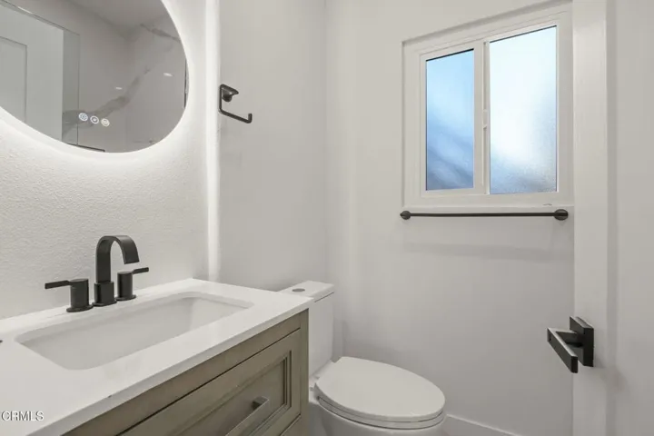 Unit 1 bathroom 934 Sharon Ln