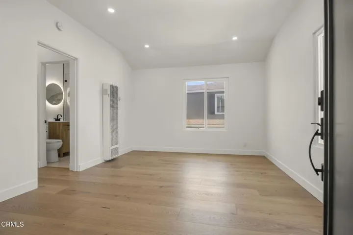 Unit 2 entry interior 934 Sharon Ln