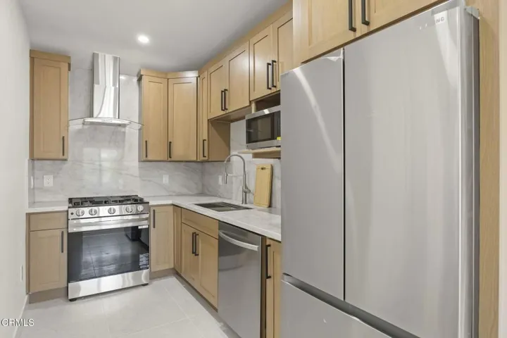 Unit 3 kitchen (2) 934 Sharon Ln